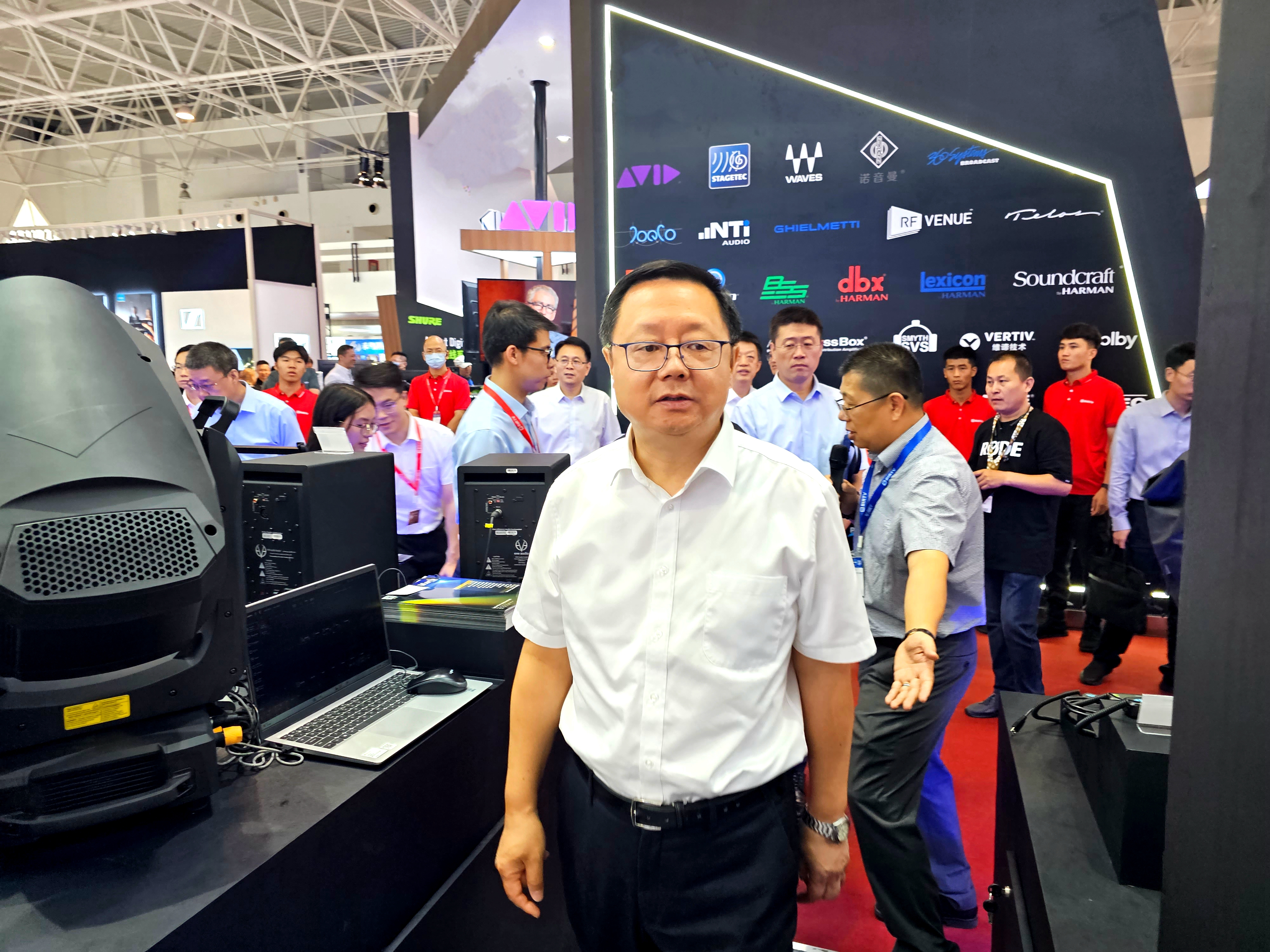 国际广播电视总局副局长朱咏雷